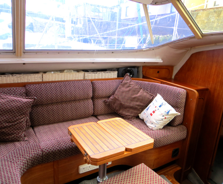 saloon